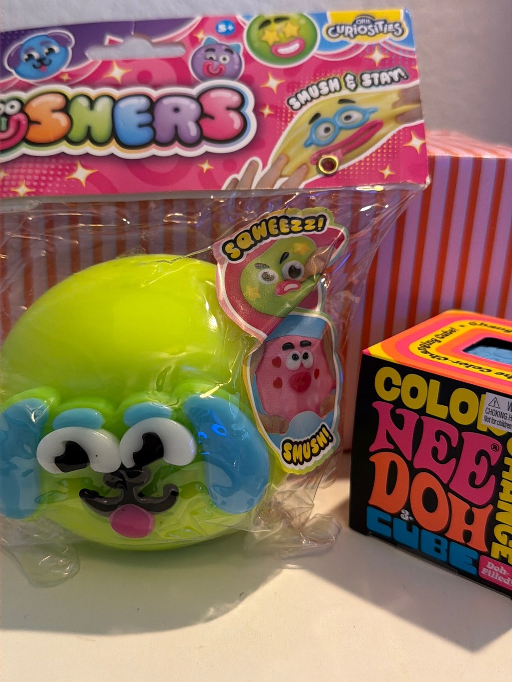 💚💙LIME GREEN“SMUSHER DOG💚💙Needoh “COLOR CHANGE CUBE”!!! Blue💙💚